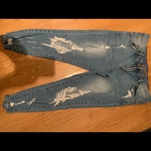 Destroyed Ankle Jeans